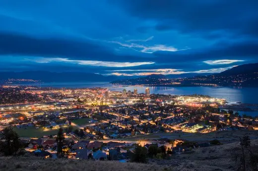 kelowna night view_hello study